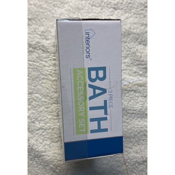 Elevate Your Bathroom: Sleek Lotion Pump & Finger Towels Set - Picture 3 of 4